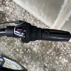 新品　自転車 ノーパンクタイヤ　ブルー　6段変速　LEDオートライト