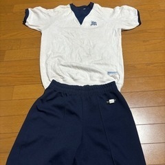 伊丹市 南中学校 半袖体操服とハーフパンツ