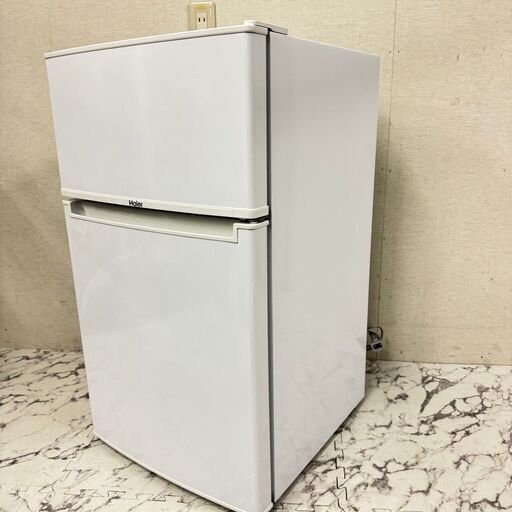 H 17082  Haier 一人暮らし2D冷蔵庫 2018年製 85L ◆大阪市内・東大阪市他 5,000円以上ご購入で無料配達いたします！◆ ※京都・高槻・枚方方面◆神戸・西宮・尼崎方面◆生駒方面、大阪南部方面　それぞれ条件付き無料配送あり！