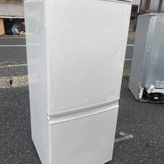 北九州市内配送無料　保証付き シャープ SHARP SJ-D14B-W [冷蔵庫(137L・つけかえどっちもドア) 2ドア ホワイト系]