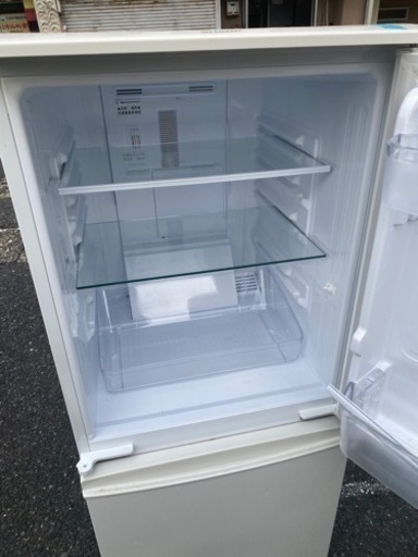 北九州市内配送無料 保証付き シャープ SHARP SJ-D14B-W [冷蔵庫(137L  
