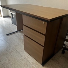 家具 オフィス用家具 机　2つセット
