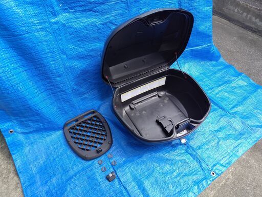 ＧＩＶＩ　リアボックス　４７Ｌ
