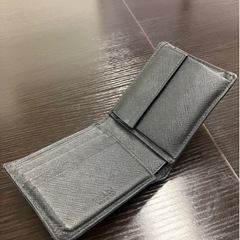 ✨PRADA/二つ折り財布/黒/プラダ【中古】✨