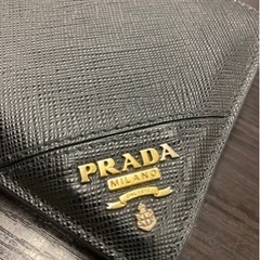 ✨PRADA/二つ折り財布/黒/プラダ【中古】✨