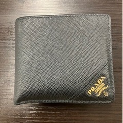 【ネット決済・配送可】✨PRADA/二つ折り財布/黒/プラダ【中古】✨