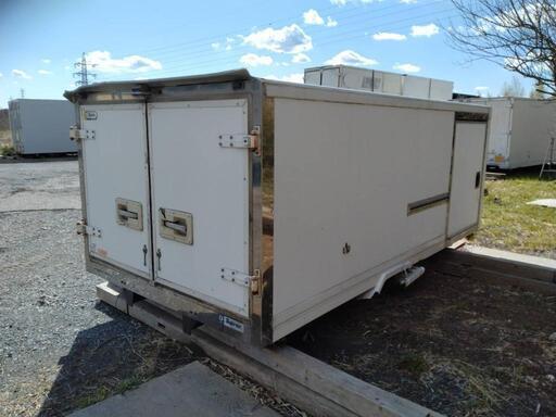 【印西市】横スライド扉付き 保冷コンテナ (No.Y-385) 長さ約370cm×幅186cm×高さ147cm (株)トラストカーゴ 印西コンテナ販売所 印西市】横スライド扉付き 保冷コンテナ (No.Y-385) 長さ約370cm×幅