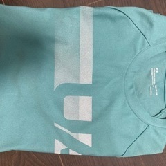 Under Armour Tシャツ
