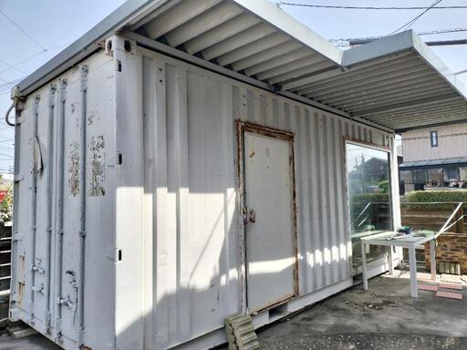 コンテナハウス　暖炉エアコンプロジェクター付