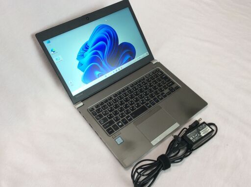 【商談成立】東芝ノートパソコンdynabook R63/J　13インチ小型軽量1.2kg　高精細フルHD　Win11 8thCorei5 メモリ8G SSD128GB Office2021 無線LAN Webカメラ バッテリー2時間弱