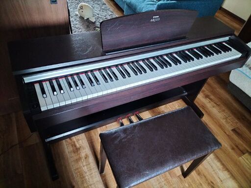 YAMAHA　ARIUS　2011年　電子ピアノ