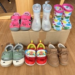 【受け渡し先決定】子供用品 キッズ用品 子供用シューズ