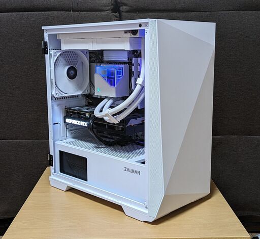 RTX4060Ti＆Intel10コアCPU　ホワイトカラーのゲーミングPC