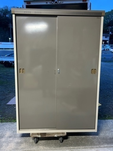 ☆物置 イナバ　幅135cm