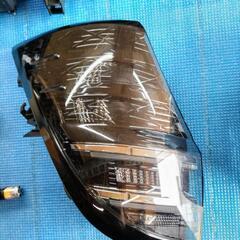 ちょっと訳あり！新型90ヴォクシー ハイブリッド 純正テールランプ・ガーニッシュセット中古セット！！