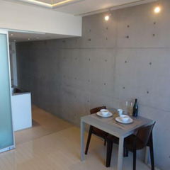費用抑えるならココ❗️ うちっぱなしのコンクリート壁😊角部屋でデザイナーズ物件です❤ − 東京都