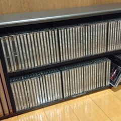 クラシックのCD１００枚組。ケース解説本付きです。