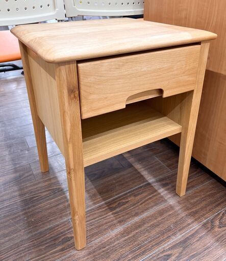札幌 東区 isseiki/一生紀 サイドテーブル エリス 幅40×奥行36×高さ50cm ナチュラル 北欧テイスト 天然木 シンプル 家具