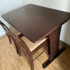 テーブルと椅子2脚セット