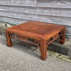 細密な透かし彫りのローテーブル　欅　座卓　古家具　古道具