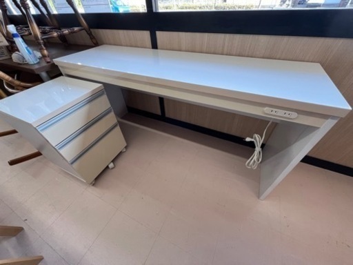美原店　パソコンデスク　袖付き　コンセント付き デスク 家具 オフィス用家具 机