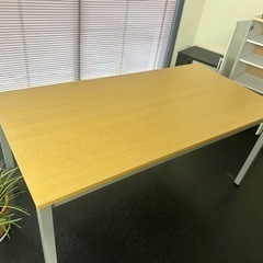 オフィス　テーブル