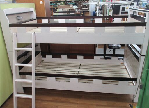 R366 天然木 2段ベッド、コンセント・ライト付き、幅103cm Used
