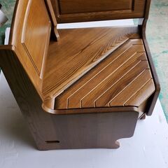 新品！日本製　木の椅子　おしゃれなデザインです。