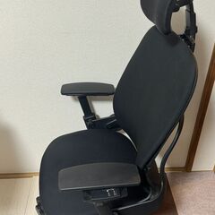 スチールケース リープチェア Steelcase Leap APモデル オフィスチェア 張地ブラック 背座クロス張り ブラックフレーム ランバーサポート付き LEAP-10100APVP J501  ワークチェア 12万円購入 ヘッドレスト付き