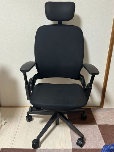 スチールケース リープチェア Steelcase Leap APモデル オフィスチェア 張地ブラック 背座クロス張り ブラックフレーム ランバーサポート付き LEAP-10100APVP J501  ワークチェア 12万円購入 ヘッドレスト付き