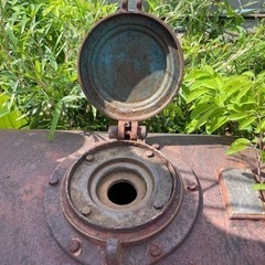 アンティークなガソリン給油器