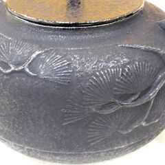 未使用 南部鉄器 万代屋 松 2.0L 鍋元 鉄瓶 元箱 タグ しおり