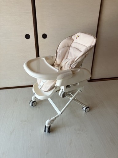 大人気‼️オートスウィング ハイローチェア combi