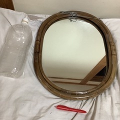 壁掛け鏡　鏡　51✖️41✖️3cm  木製　テープで補修