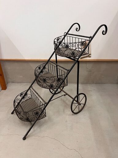 インテリア什器（手押し車）