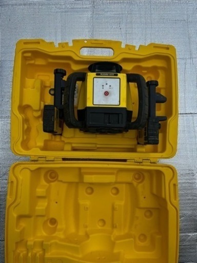 週末限定セールLeica ライカ 回転レーザーレベル RUGBY610 動作確認済  本体＋受光器2個　三脚付き