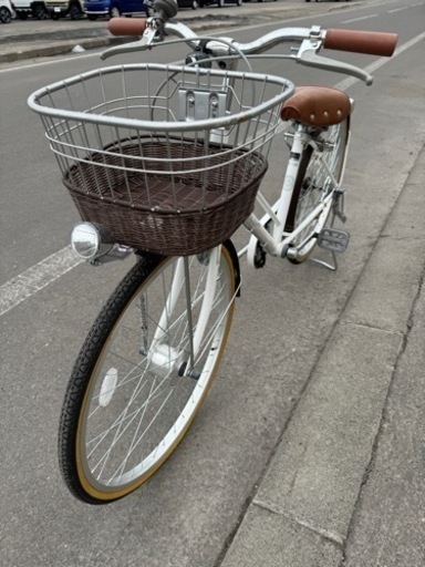 北海道旭川市 レトロ調 子供用 24インチ 自転車 ママチャリ 白 茶 防犯登録解除済み 販売証明出せます！