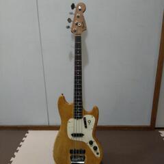 Fender  musicmasterベース