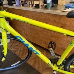 取引き中【訳あり！GIANT ESCAPE R3 チェーン新品！】アルミフレーム　3×8速　700×28cクロスバイク　イエロー