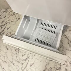  17169  AQUA 一人暮らし2D冷蔵庫 2019年製 126L ◆大阪市内・東大阪市他 5,000円以上ご購入で無料配達いたします！◆ ※京都・高槻・枚方方面◆神戸・西宮・尼崎方面◆生駒方面、大阪南部方面　それぞれ条件付き無料配送あり！            