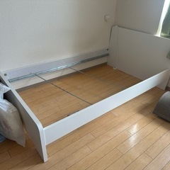 ベッドフレーム IKEA