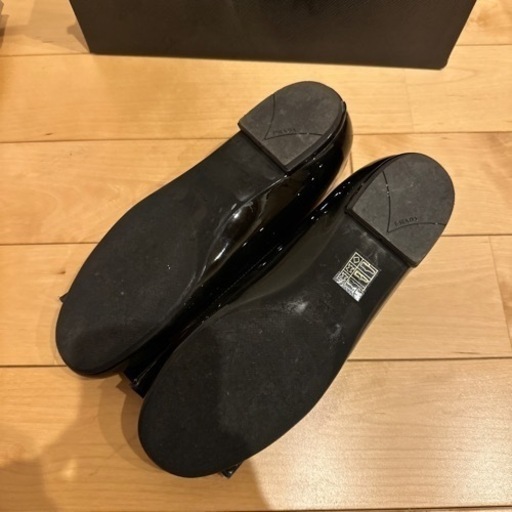 美品 PRADA メタルロゴリボン フラットシューズ24.5cm