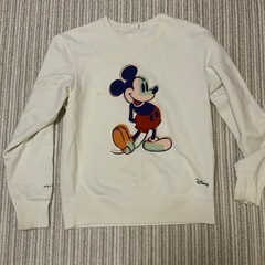 【used品】ミッキーマウス　のトレーナー　メンズのSサイズ　女...