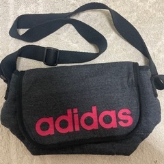 adidas　ショルダーバッグ