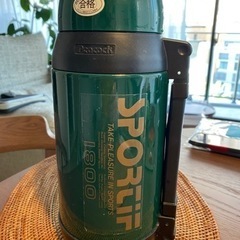 ピーコック　保温保冷水筒1800ml