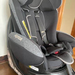 アップリカチャイルドシート　フラディアグロウISOFIX