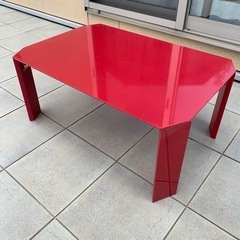 テーブル　赤色　