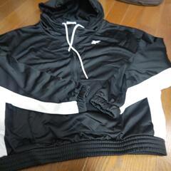 Reebokパーカー