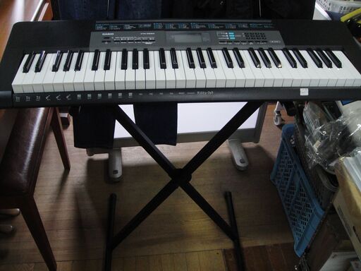 セール中につき、通常特価7,678円より15％引きの6,526円!　CASIO(カシオ) 61鍵盤 電子キーボード CTK-2550 [ベーシック]スタンド付き