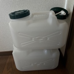 水タンク　10L 二つ